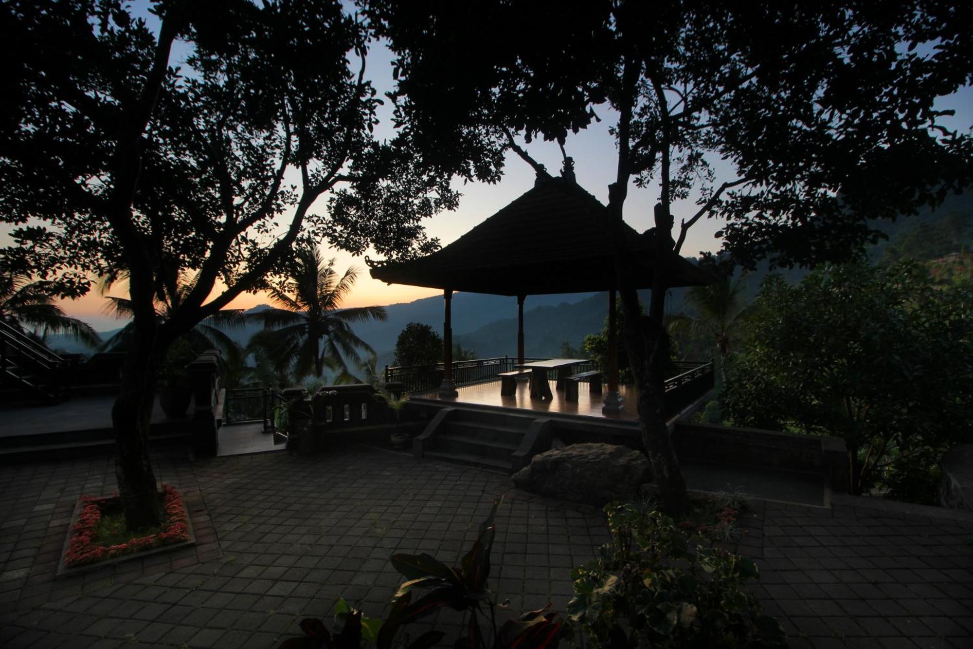 Rostika Hotel Sekumpul Pabean Buleleng Exteriér fotografie